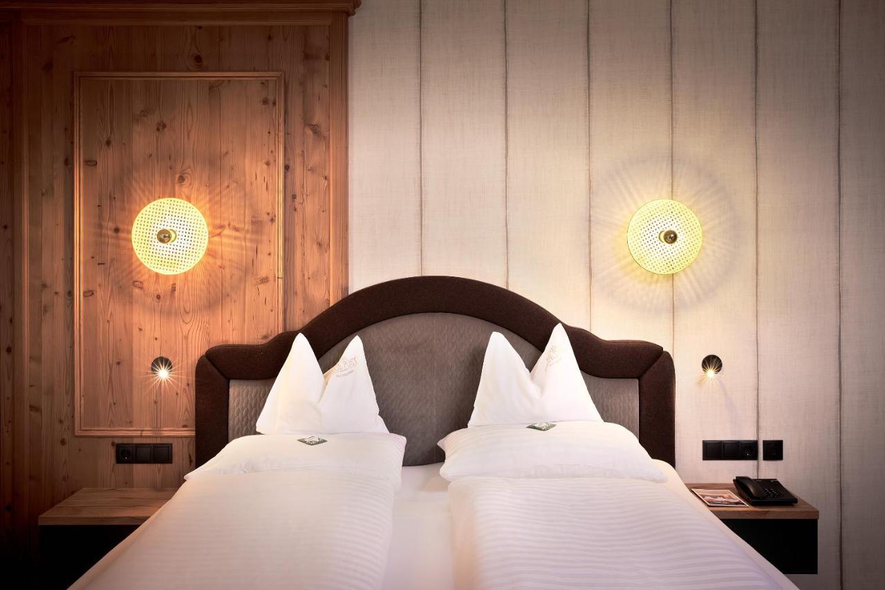 Hotel Neue Post Mayrhofen Exterior photo