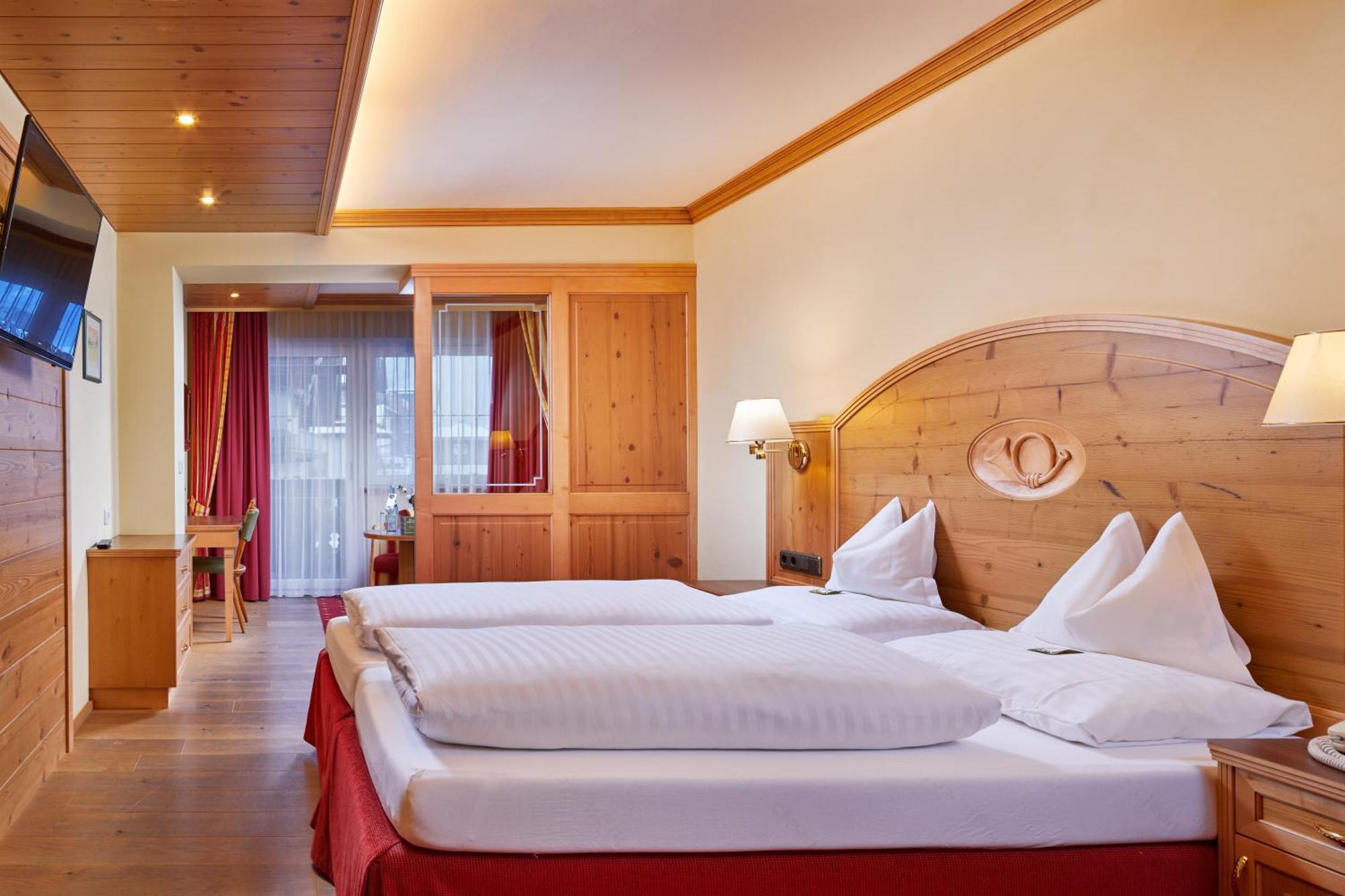 Hotel Neue Post Mayrhofen Exterior photo