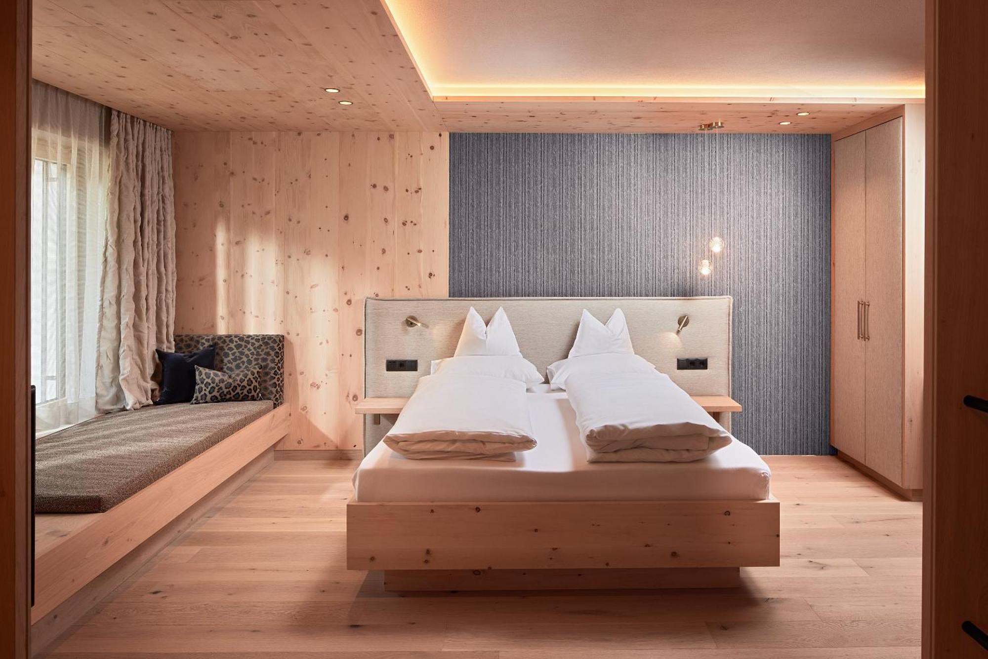 Hotel Neue Post Mayrhofen Exterior photo