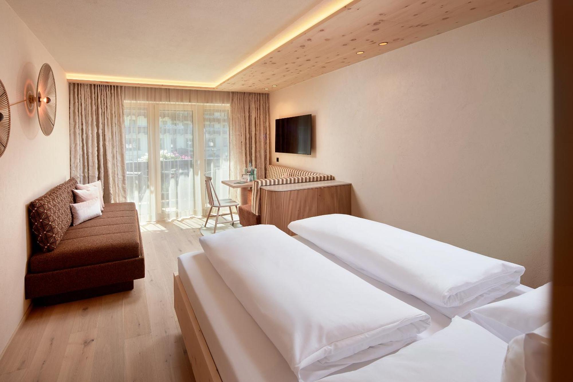 Hotel Neue Post Mayrhofen Exterior photo